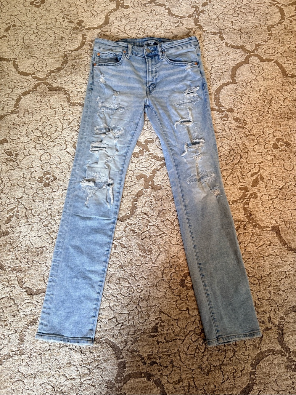 American Eagle Outfitters Light Blue Distressed Skinny Jeans